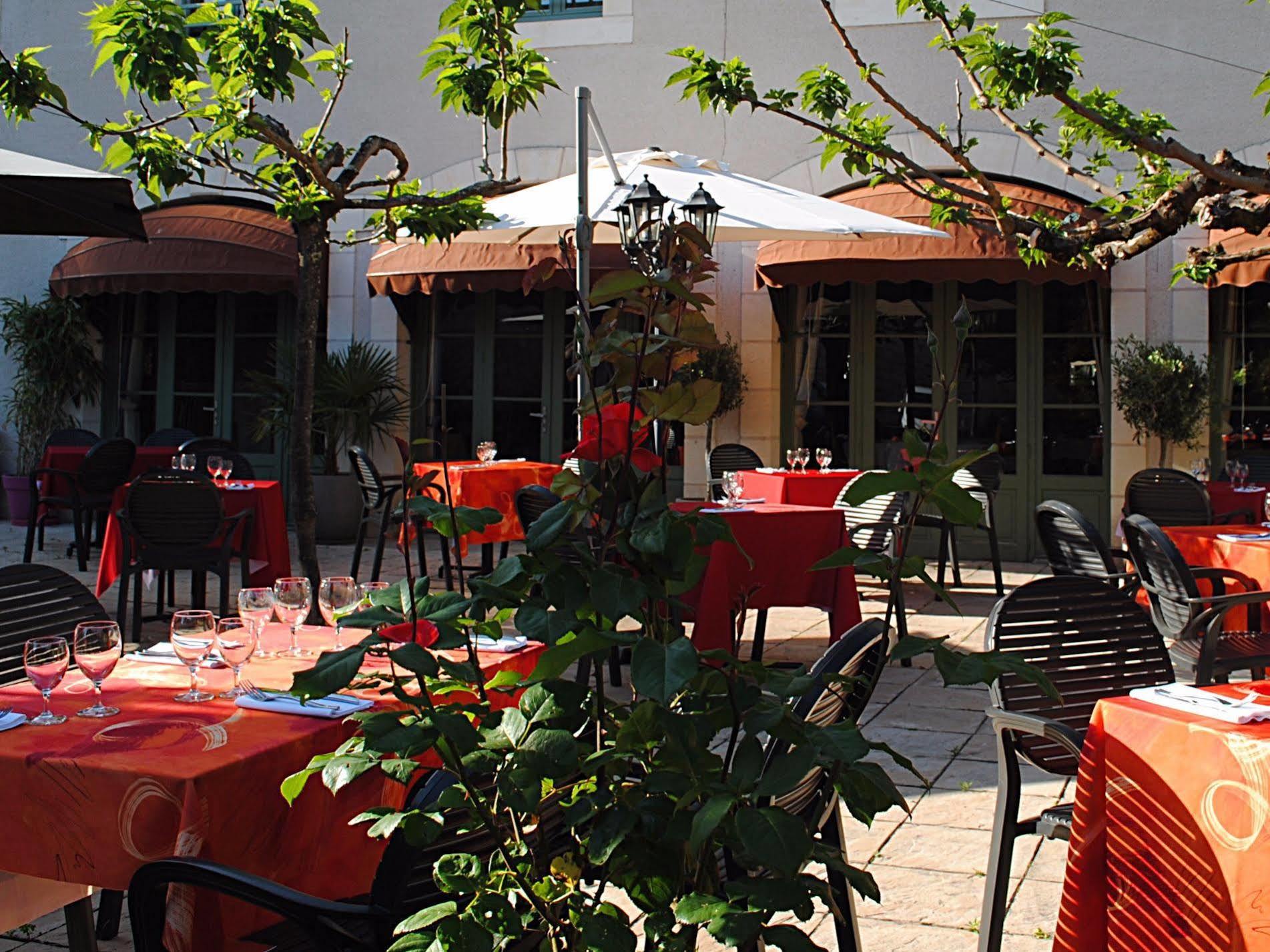 Logis Hostellerie Du Perigord Vert Brantome Exterior photo